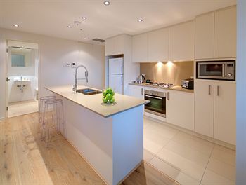 Zara Tower - Luxury Suites And Apartments - Accommodation Noosa 5