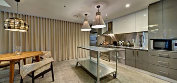 Zara Tower - Luxury Suites And Apartments - Accommodation Noosa 32