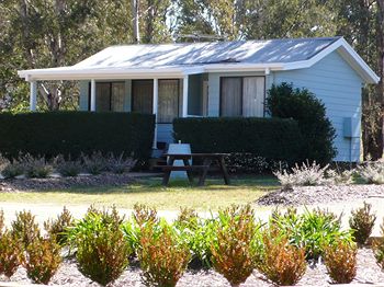 Cam-Way Estate - Accommodation Noosa 8