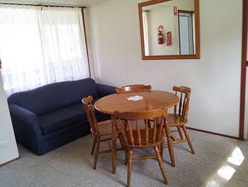 Cam-Way Estate - Accommodation Noosa 15