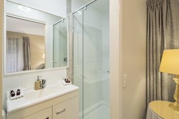 Eden Lodge - Accommodation Noosa 5