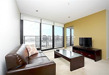 Astra Apartments - Docklands - Accommodation Noosa 2