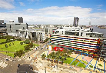 Astra Apartments - Docklands - Accommodation Noosa 3