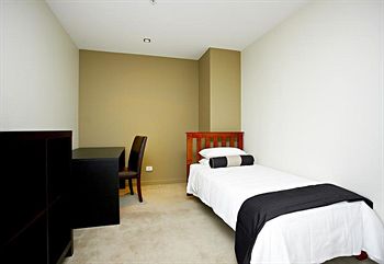 Astra Apartments - Docklands - Accommodation Noosa 4