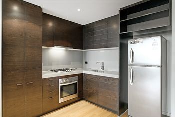 Docklands Private Collection Of Apartments - NewQuay - Accommodation Noosa 0