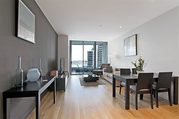 Docklands Private Collection Of Apartments - NewQuay - Accommodation Noosa 2
