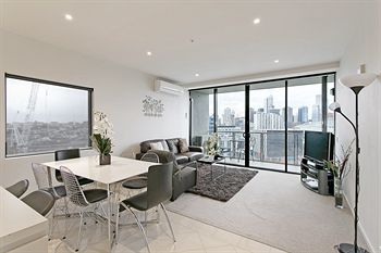 Docklands Private Collection Of Apartments - NewQuay - Accommodation Noosa 3