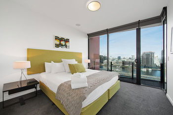 Docklands Private Collection Of Apartments - NewQuay - Accommodation Noosa 13