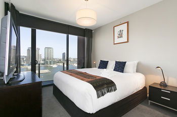 Docklands Private Collection Of Apartments - NewQuay - Accommodation Noosa 17