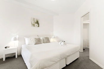 Docklands Private Collection Of Apartments - NewQuay - Accommodation Noosa 19