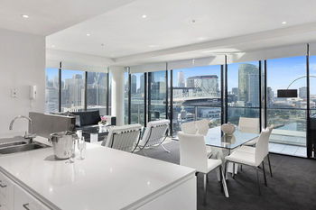Docklands Private Collection Of Apartments - NewQuay - Accommodation Noosa 33
