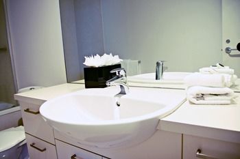 Docklands Private Collection Of Apartments - NewQuay - Accommodation Noosa 41