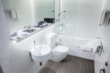 ADGE Boutique Apartment Hotel - Accommodation Noosa 13