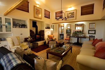Arabella Guesthouse - Accommodation Noosa 0
