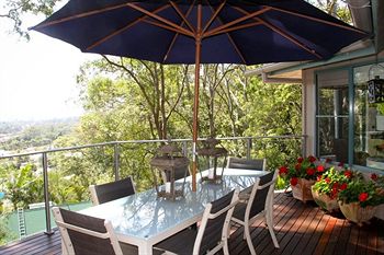 Arabella Guesthouse - Accommodation Noosa 2