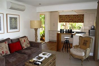 Arabella Guesthouse - Accommodation Noosa 7