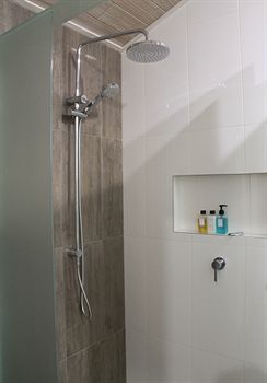 Arabella Guesthouse - Accommodation Noosa 24