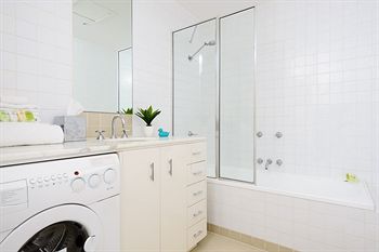 Treasury On Collins - Accommodation Noosa 0