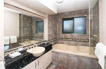 The Waterview - Accommodation Noosa 5
