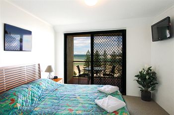 The Waterview - Accommodation Noosa 7