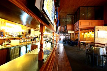Macquarie Inn - Accommodation Noosa 2