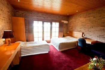 Macquarie Inn - Accommodation Noosa 7