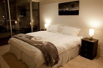 Melbourne Holiday Apartments At McCrae Docklands - Accommodation Noosa 0