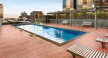 Melbourne Holiday Apartments At McCrae Docklands - Accommodation Noosa 3