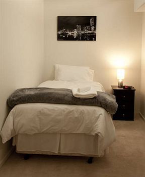 Melbourne Holiday Apartments At McCrae Docklands - Accommodation Noosa 4