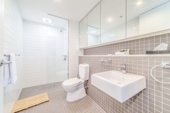Melbourne Holiday Apartments At McCrae Docklands - Accommodation Noosa 26