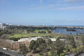 Apartments Melbourne Domain - South Melbourne - Accommodation Noosa 0