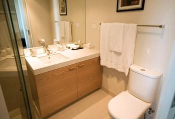 Apartments Melbourne Domain - Docklands - Accommodation Noosa 12
