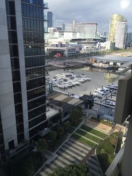 Apartments Melbourne Domain - Docklands - Accommodation Noosa 26