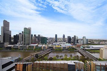 Melbourne Holiday Apartments At Northbank â€“ Downie Street - Accommodation Noosa 0