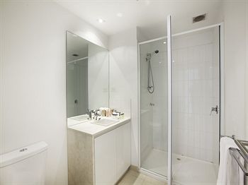 Melbourne Holiday Apartments At Northbank â€“ Downie Street - Accommodation Noosa 11