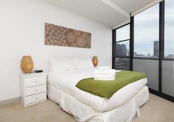 Melbourne Holiday Apartments At Northbank â€“ Downie Street - Accommodation Noosa 16