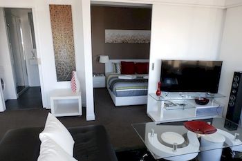 Aura On Flinders Serviced Apartments - Accommodation Noosa 3