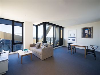 Oaks WRAP On Southbank - Accommodation Noosa 2