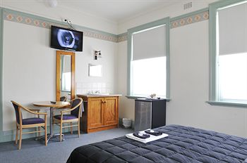 Hotel Gosford - Accommodation Noosa 1