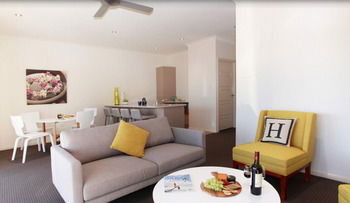 H Boutique Hotel - Accommodation Noosa 26