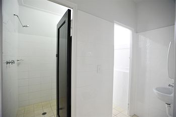 The Lakes Hotel - Accommodation Noosa 0