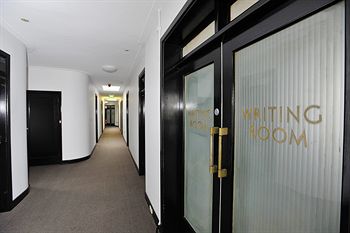 The Lakes Hotel - Accommodation Noosa 5
