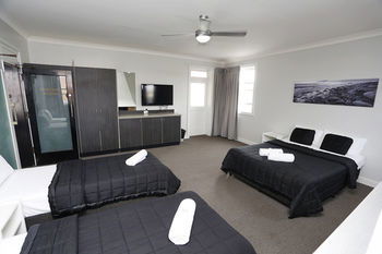 The Lakes Hotel - Accommodation Noosa 17