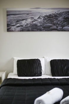 The Lakes Hotel - Accommodation Noosa 19