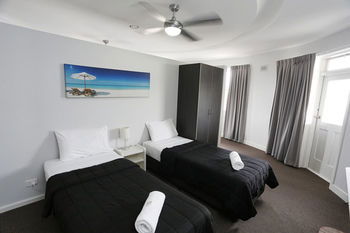 The Lakes Hotel - Accommodation Noosa 20