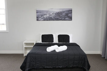 The Lakes Hotel - Accommodation Noosa 23