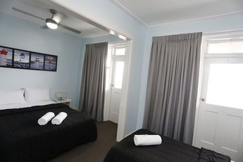 The Lakes Hotel - Accommodation Noosa 24