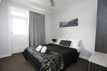 The Lakes Hotel - Accommodation Noosa 31