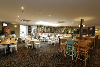 The Lakes Hotel - Accommodation Noosa 35