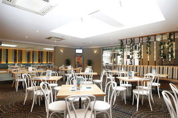 The Lakes Hotel - Accommodation Noosa 36